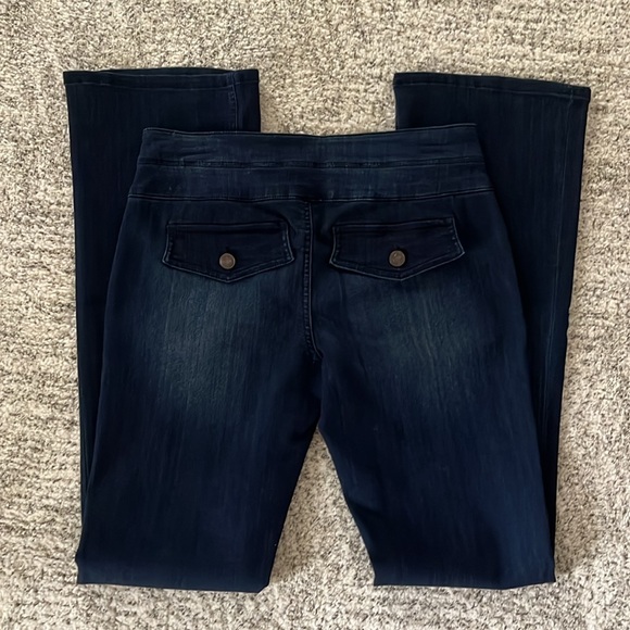 Maurice’s sz 3/4 reg stretchy flare jean. New w/o tags. Smoke/Pet free home - Picture 2 of 3